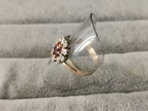 Dazzling 9ct Gold Ring
