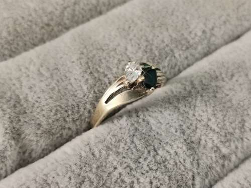 Unique 9ct Gold Ring