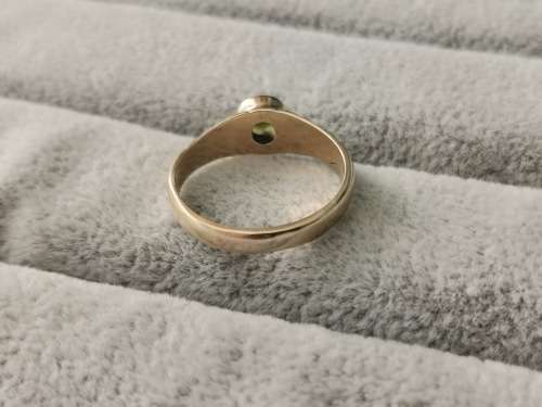 9ct Gold Peridot Ring