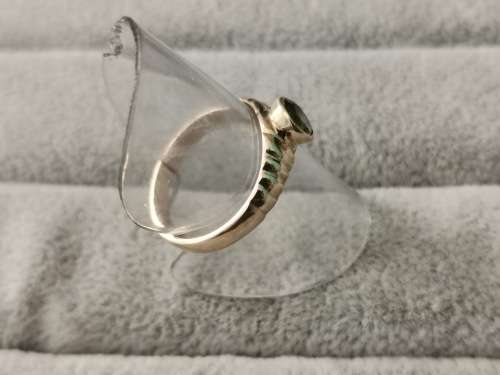 9ct Gold Peridot Ring