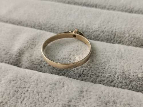 9ct Gold Solitaire Ring
