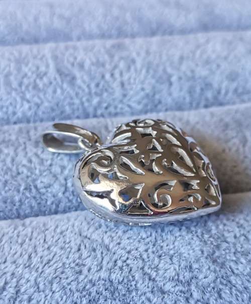 DISCOUNT!!! Detailed Silver Heart Pendant