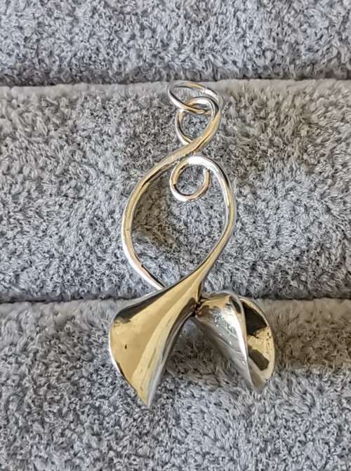DISCOUNT!!! Silver Arum Lilly Pendant