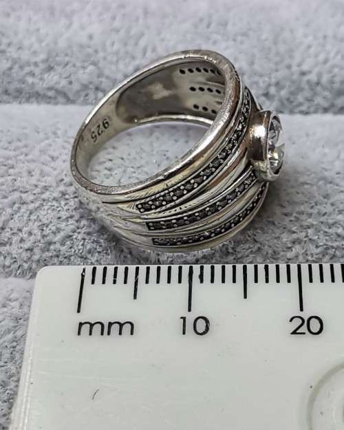 DISCOUNT!!! Stunning Silver Ring