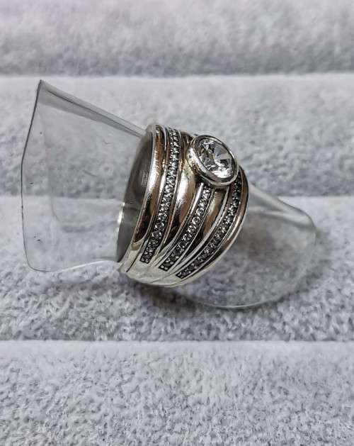 DISCOUNT!!! Stunning Silver Ring