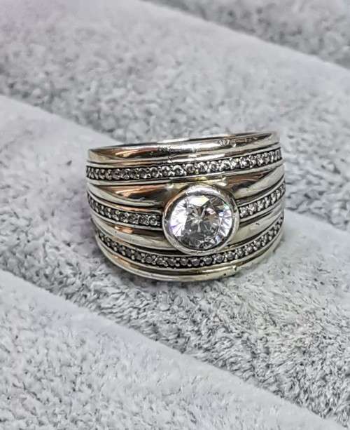 DISCOUNT!!! Stunning Silver Ring