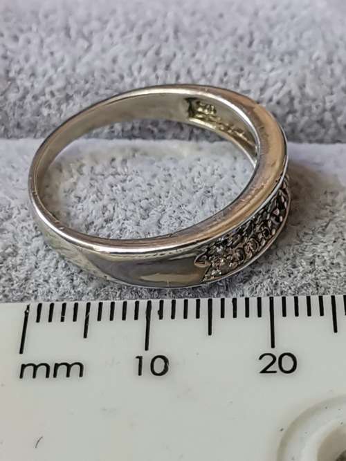 DISCOUNT!!! Dazzling Silver Ring
