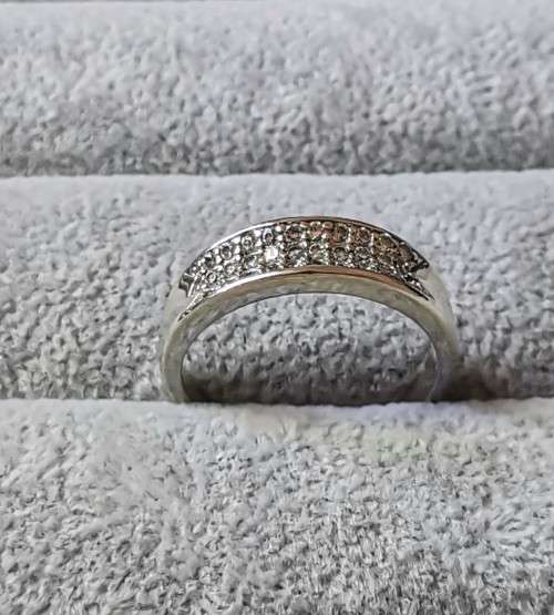 DISCOUNT!!! Dazzling Silver Ring