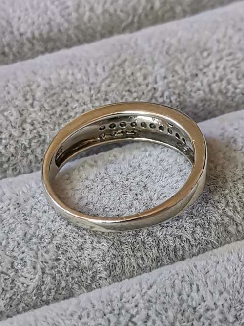 DISCOUNT!!! Dazzling Silver Ring