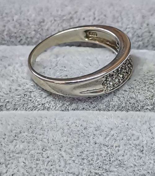 DISCOUNT!!! Dazzling Silver Ring