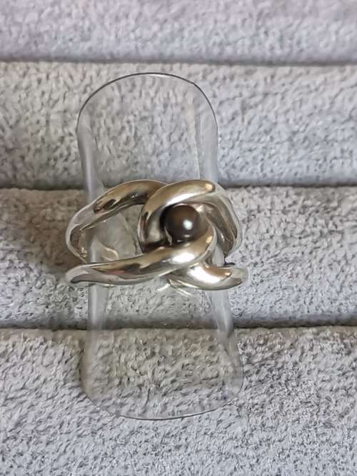 DISCOUNT!!! Silver Pearl Ring