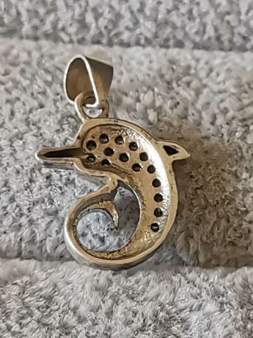 DISCOUNT!!! Dazzling Silver Dolphin Pendant