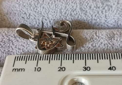 DISCOUNT!!! Silver Initial E Pendant