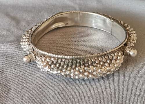DISCOUNT!!! Unique Silver Bangle