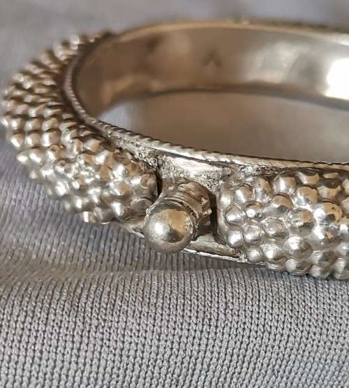 DISCOUNT!!! Unique Silver Bangle