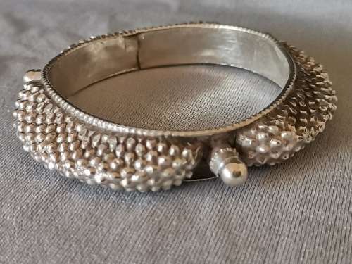 DISCOUNT!!! Unique Silver Bangle