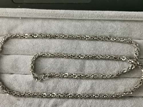 DISCOUNT!!! Stunning Silver Chain