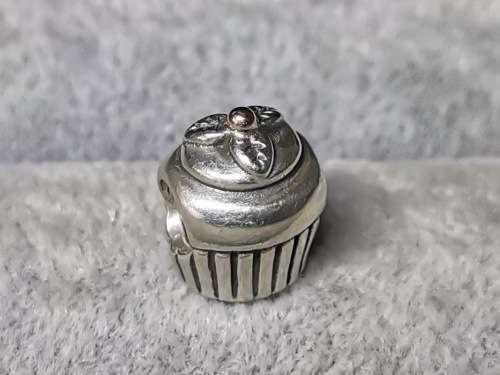 DISCOUNT!!! Silver Pandora Cupcake Charm