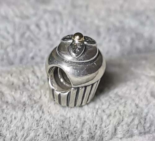 DISCOUNT!!! Silver Pandora Cupcake Charm