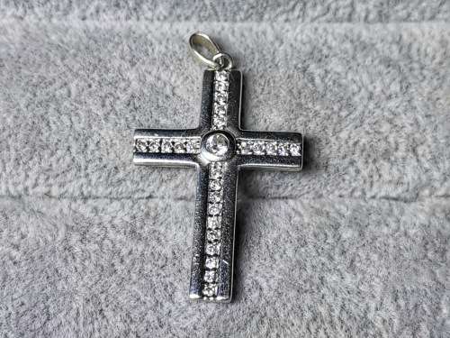 DISCOUNT!!! Dazzling Silver Cross Pendant