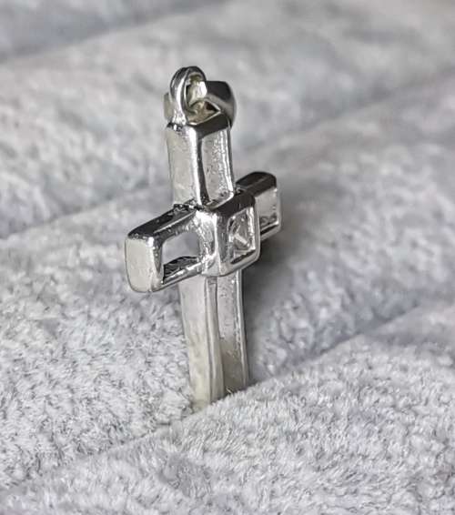DISCOUNT!!! Dainty Silver Cross Pendant