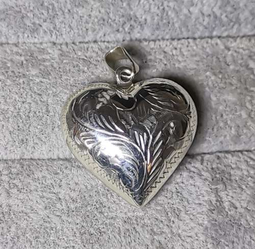 DISCOUNT!!! Detailed Silver Heart Pendant
