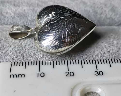 DISCOUNT!!! Detailed Silver Heart Pendant