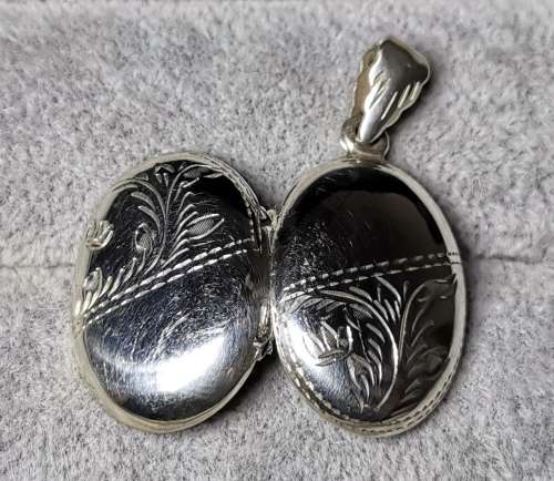 DISCOUNT!!! Silver Pendant Locket