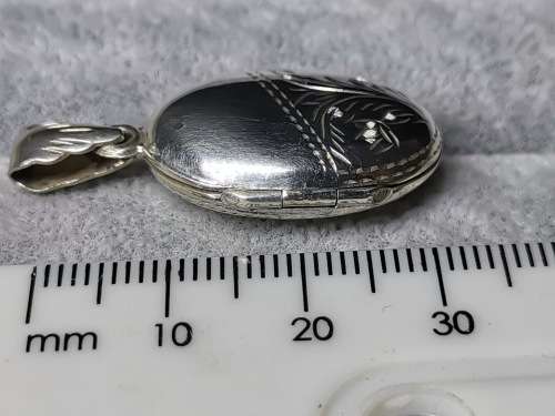 DISCOUNT!!! Silver Pendant Locket