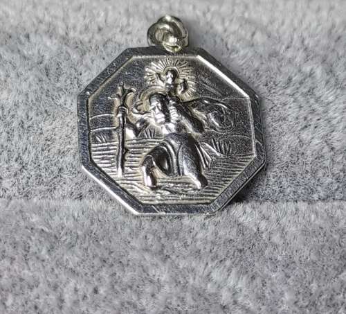 DISCOUNT!!! Detailed Silver Pendant