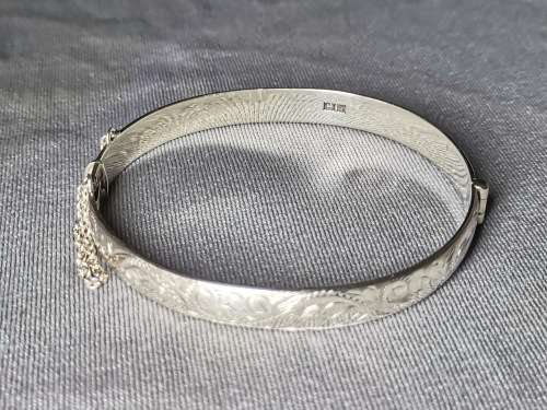DISCOUNT!!! Detailed Silver Bangle