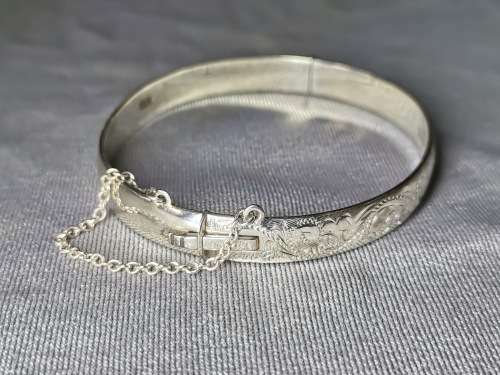 DISCOUNT!!! Detailed Silver Bangle