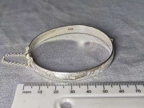 DISCOUNT!!! Detailed Silver Bangle