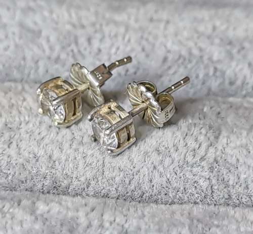 DISCOUNT!!! Silver Stud Earrings