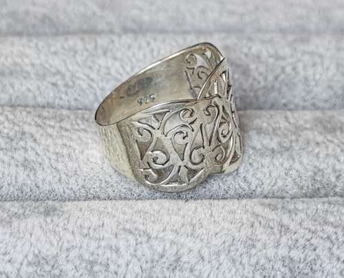 DISCOUNT!!! Detailed Silver Ring
