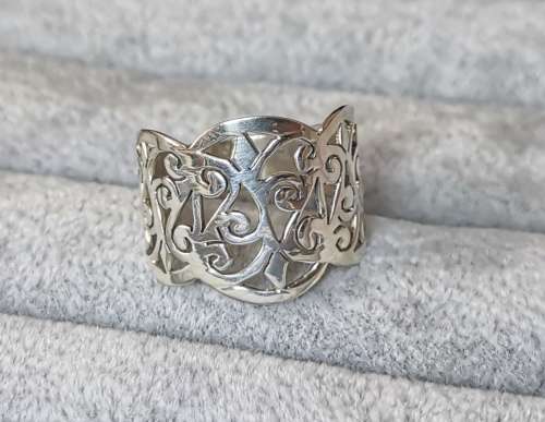 DISCOUNT!!! Detailed Silver Ring