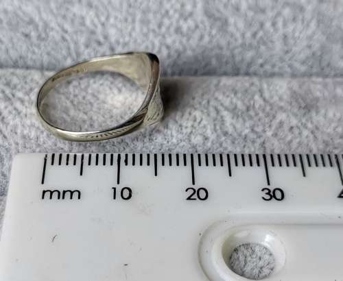 *R1 Auction* Dainty Silver Ring