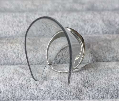 *R1 Auction* Dainty Silver Ring