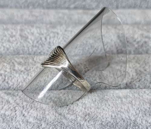*R1 Auction* Dainty Silver Ring