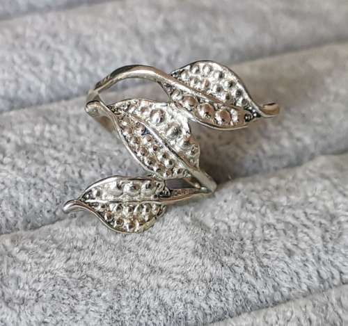 DISCOUNT!!! Silver Leafy Ring
