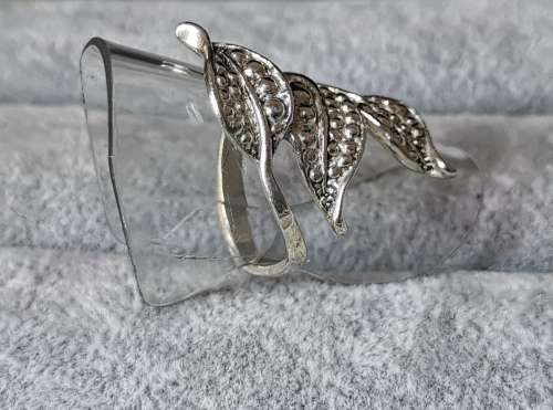 DISCOUNT!!! Silver Leafy Ring