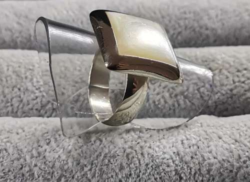 DISCOUNT!!! Silver Pearl Ring
