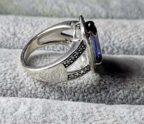 DISCOUNT!!! Dazzling Silver Ring
