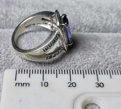 DISCOUNT!!! Dazzling Silver Ring