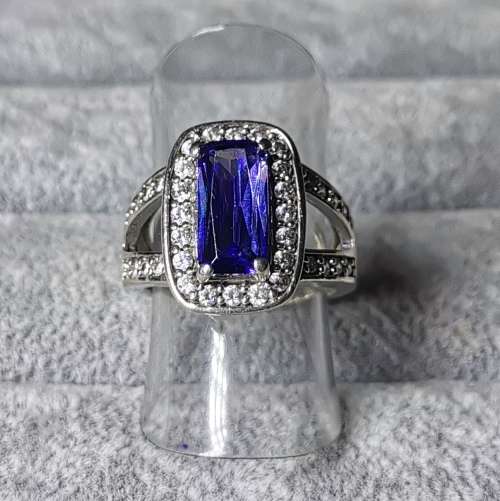 DISCOUNT!!! Dazzling Silver Ring