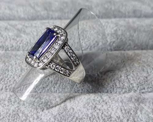 DISCOUNT!!! Dazzling Silver Ring