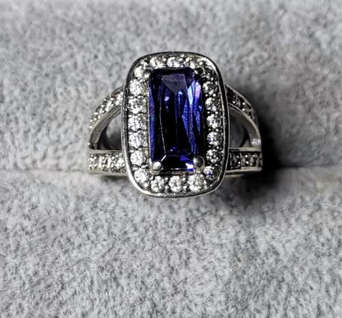 DISCOUNT!!! Dazzling Silver Ring