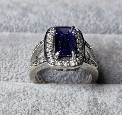 DISCOUNT!!! Dazzling Silver Ring