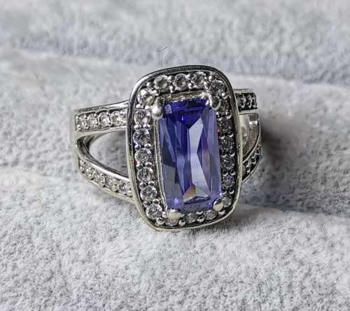 DISCOUNT!!! Dazzling Silver Ring