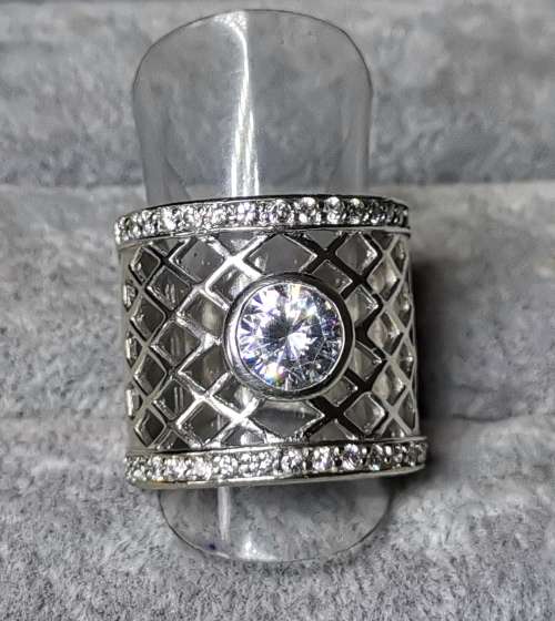 DISCOUNT!!! Dazzling Silver Ring